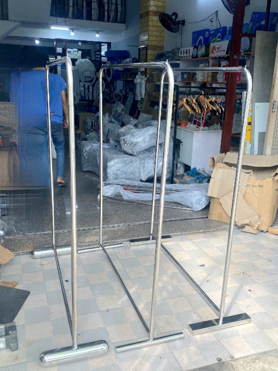 Sào treo inox – Giải pháp tối ưu cho shop năm 2025